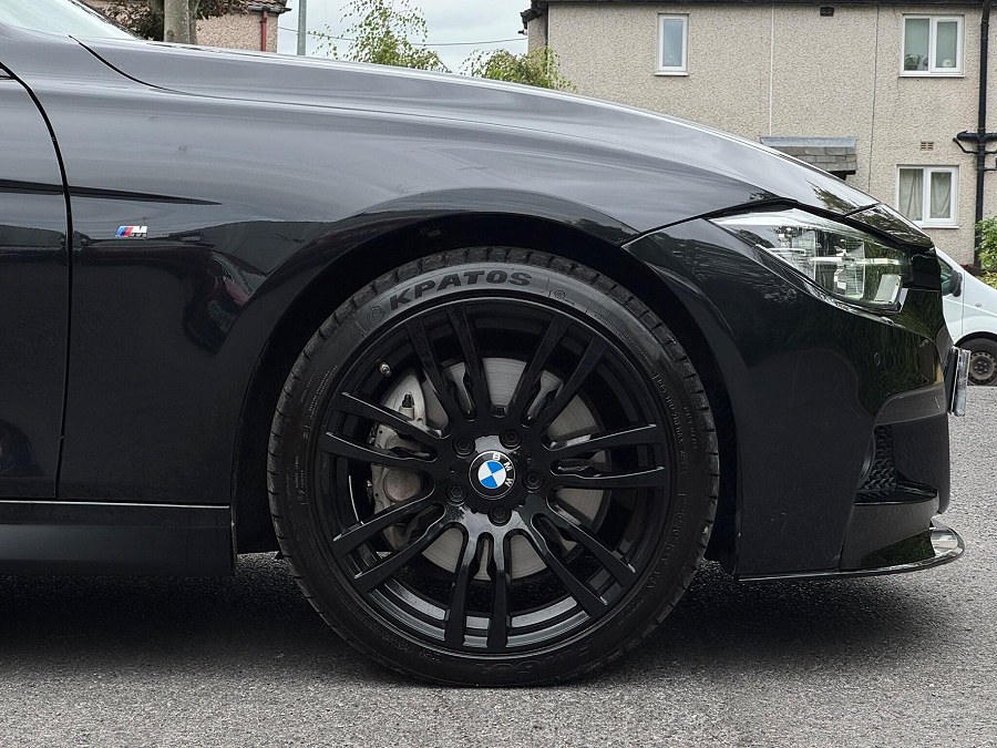 2017 BMW 3 Series photo 10