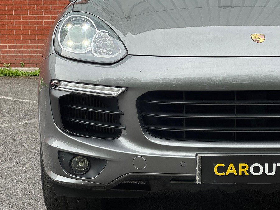 2016 Porsche Cayenne photo 9
