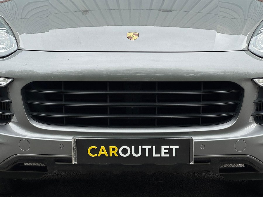 2016 Porsche Cayenne photo 8