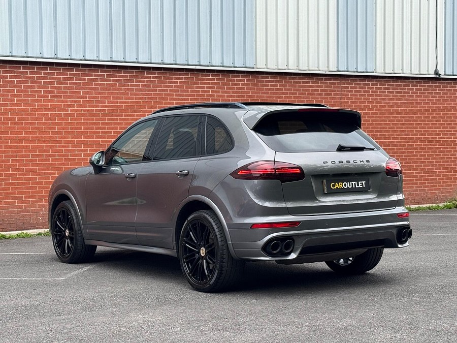 2016 Porsche Cayenne photo 6