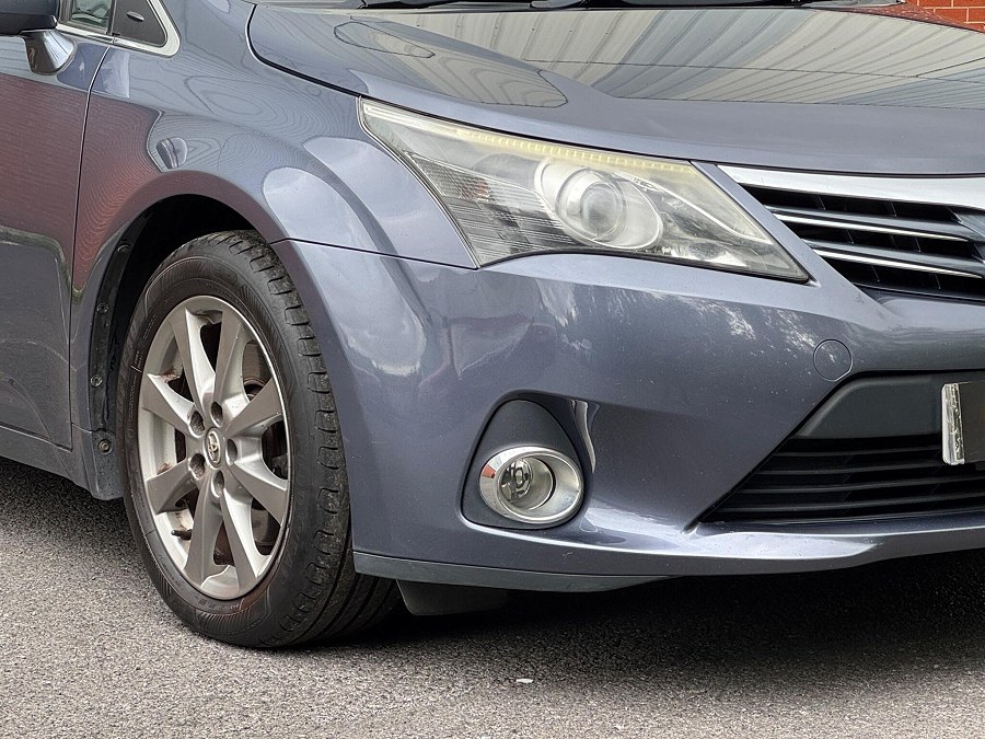 2011 Toyota Avensis photo 11