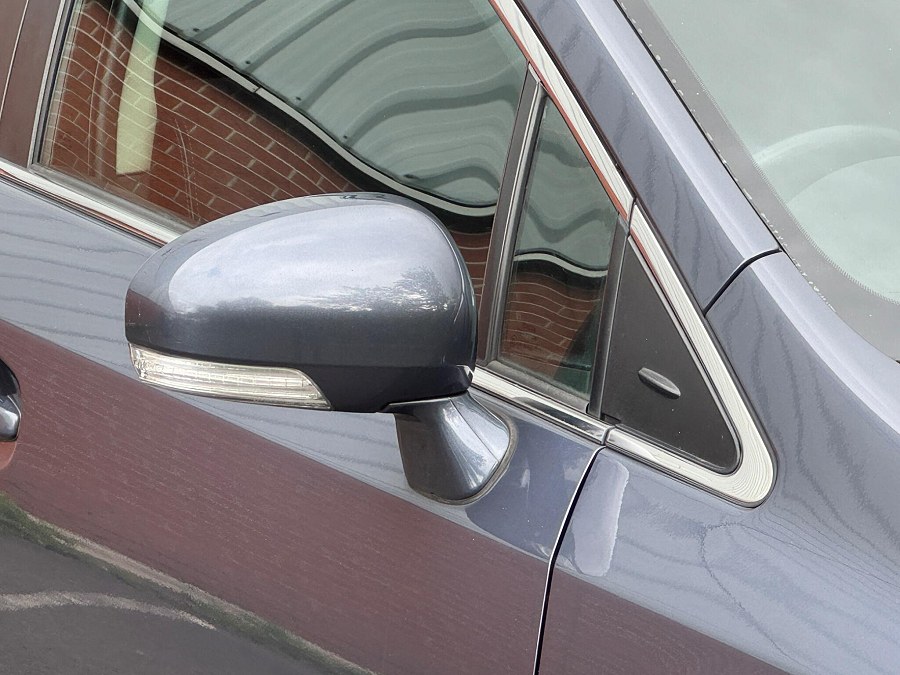 2011 Toyota Avensis photo 14