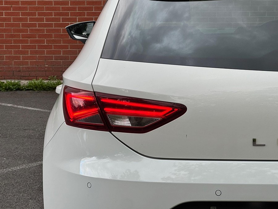 2014 SEAT Leon photo 14