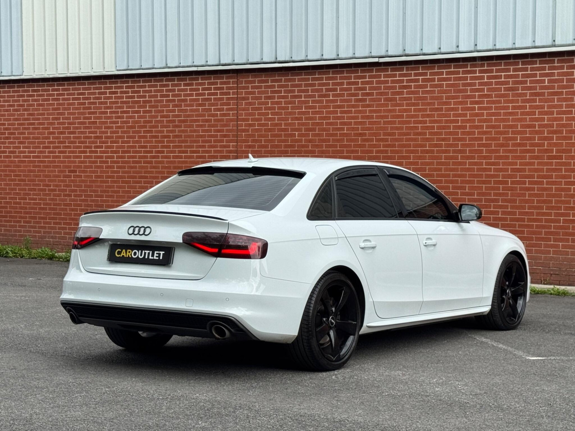 Audi A4 photo 2