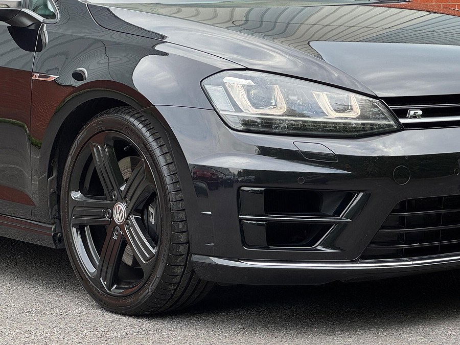 2015 Volkswagen Golf photo 12