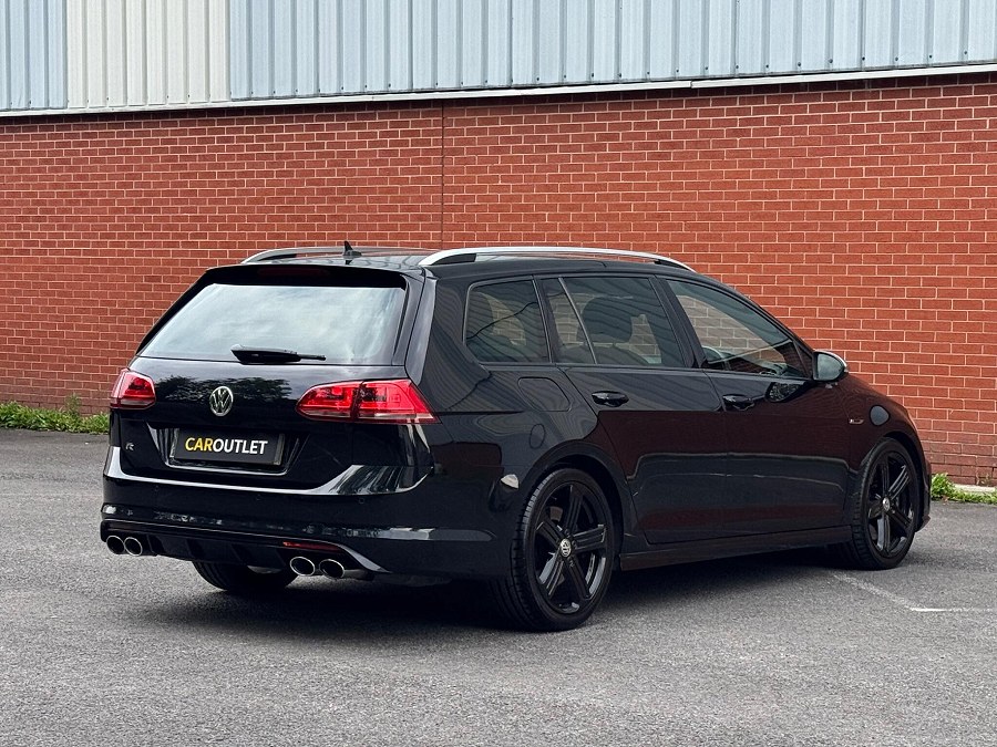 2015 Volkswagen Golf photo 2