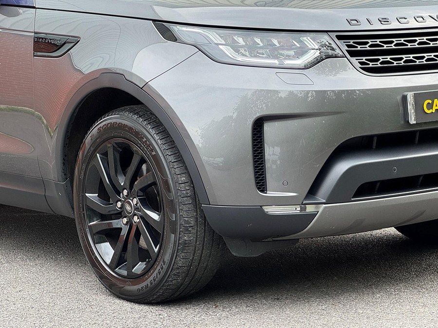 2018 Land Rover Discovery photo 11