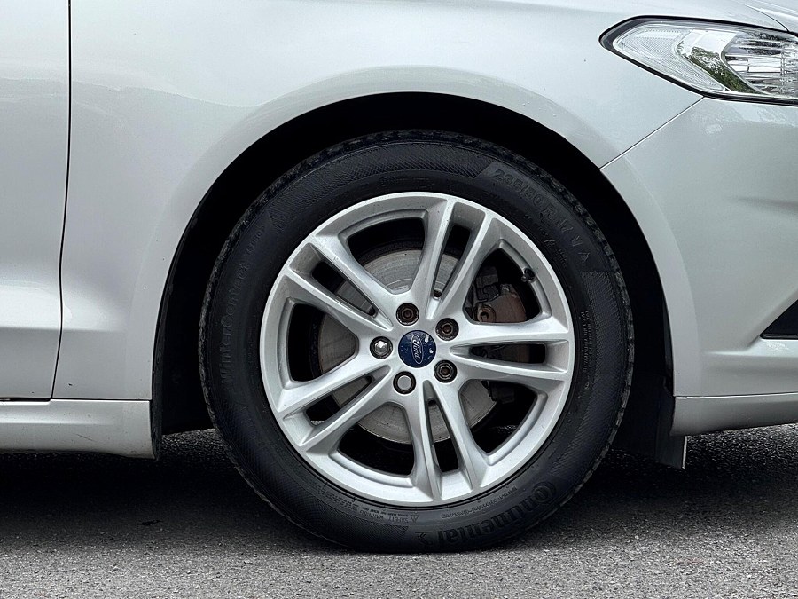 2015 Ford Mondeo photo 13