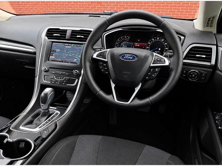 2015 Ford Mondeo photo 2