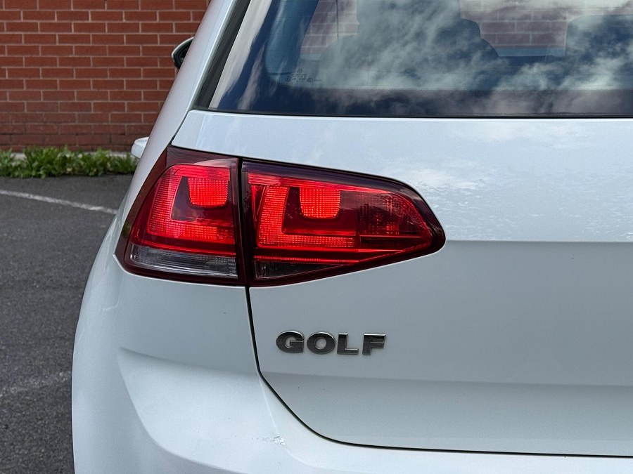 2013 Volkswagen Golf photo 12