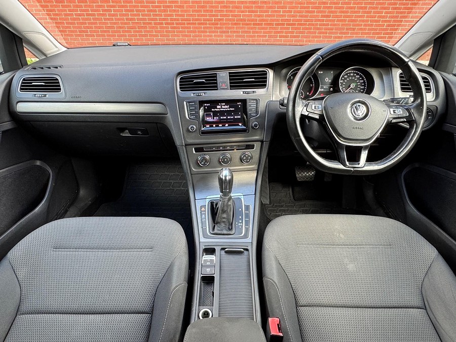 2013 Volkswagen Golf photo 14