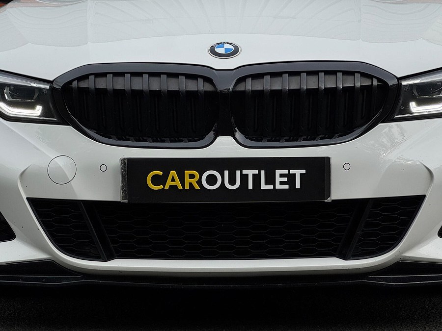 2020 BMW 3 Series photo 9