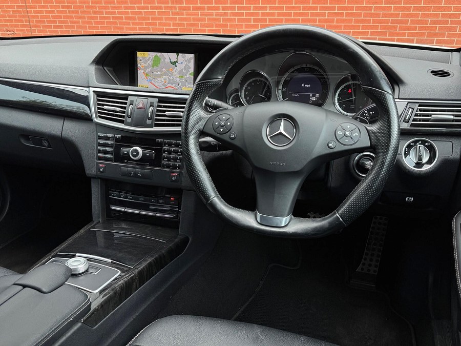 2010 Mercedes-Benz E Class photo 3