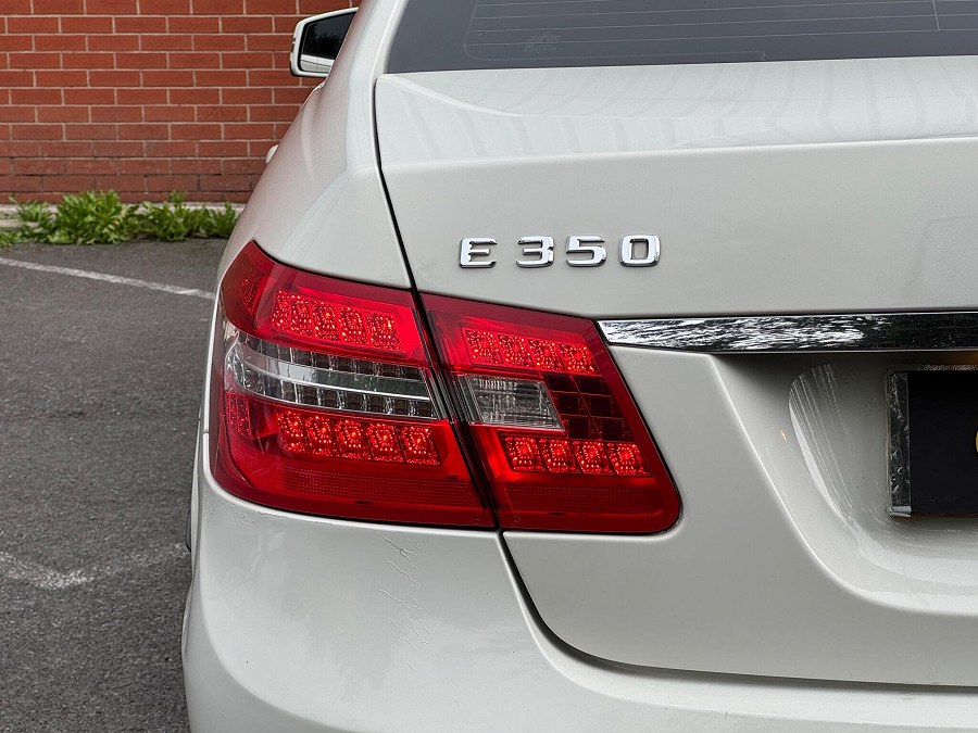 2010 Mercedes-Benz E Class photo 14