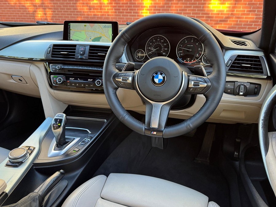 2015 BMW 3 Series photo 3