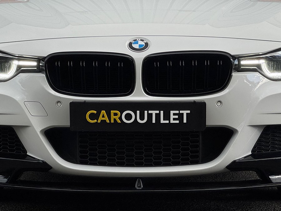 2017 BMW 3 Series photo 8