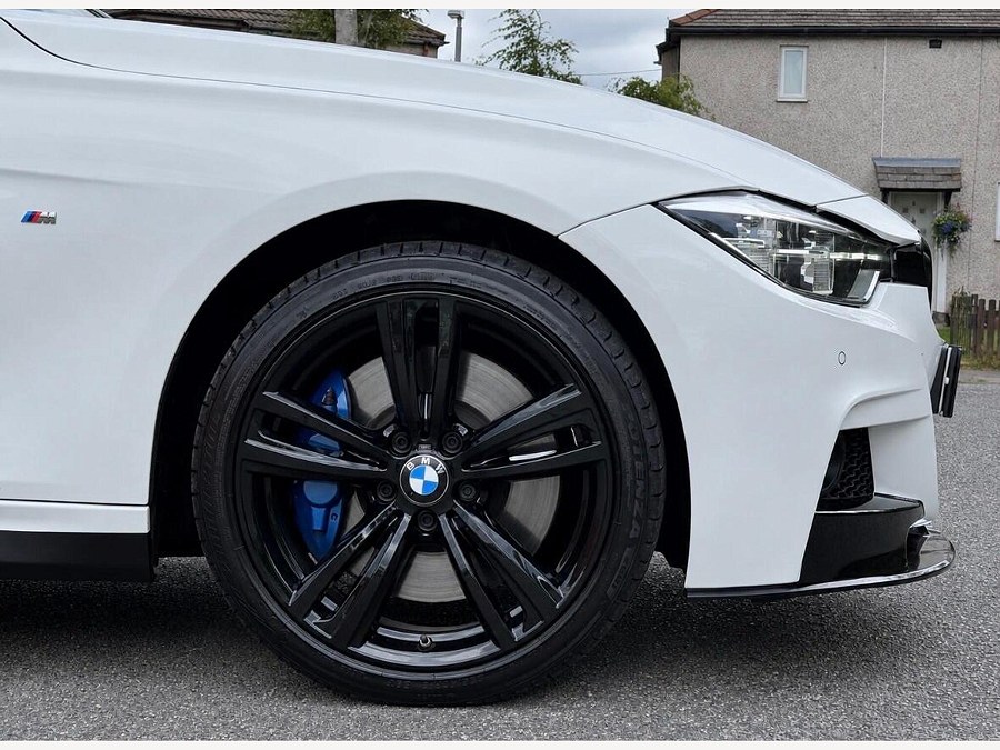 2017 BMW 3 Series photo 13