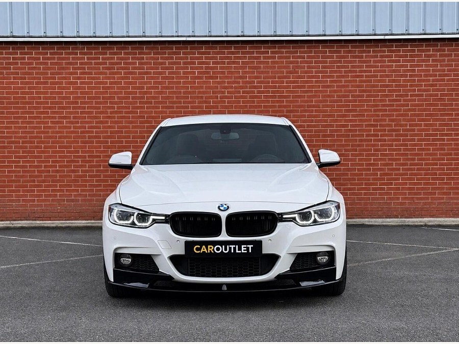 2017 BMW 3 Series photo 4