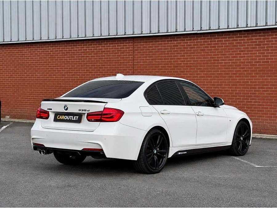 2017 BMW 3 Series photo 2