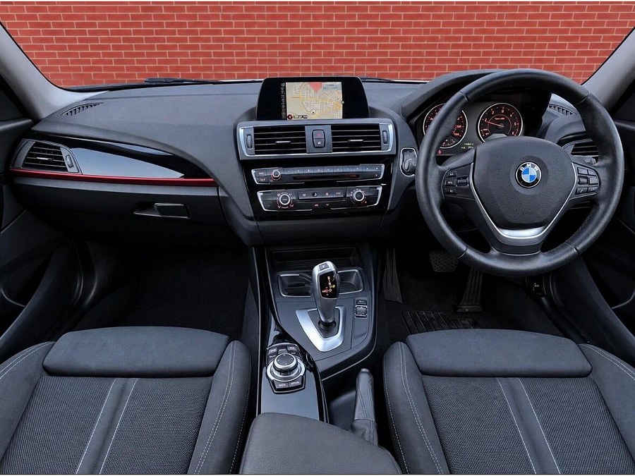2015 BMW 1 Series photo 12