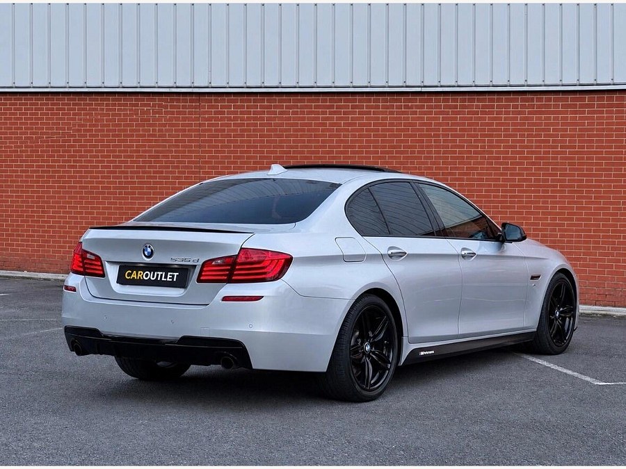 BMW 5 Series photo 2