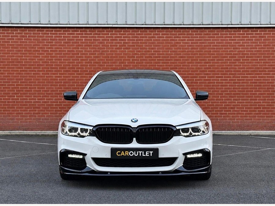 2019 BMW 5 Series photo 4