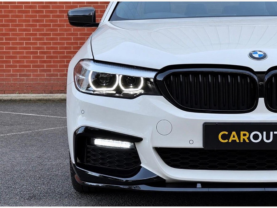 2019 BMW 5 Series photo 9