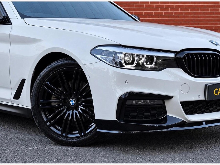 2019 BMW 5 Series photo 11