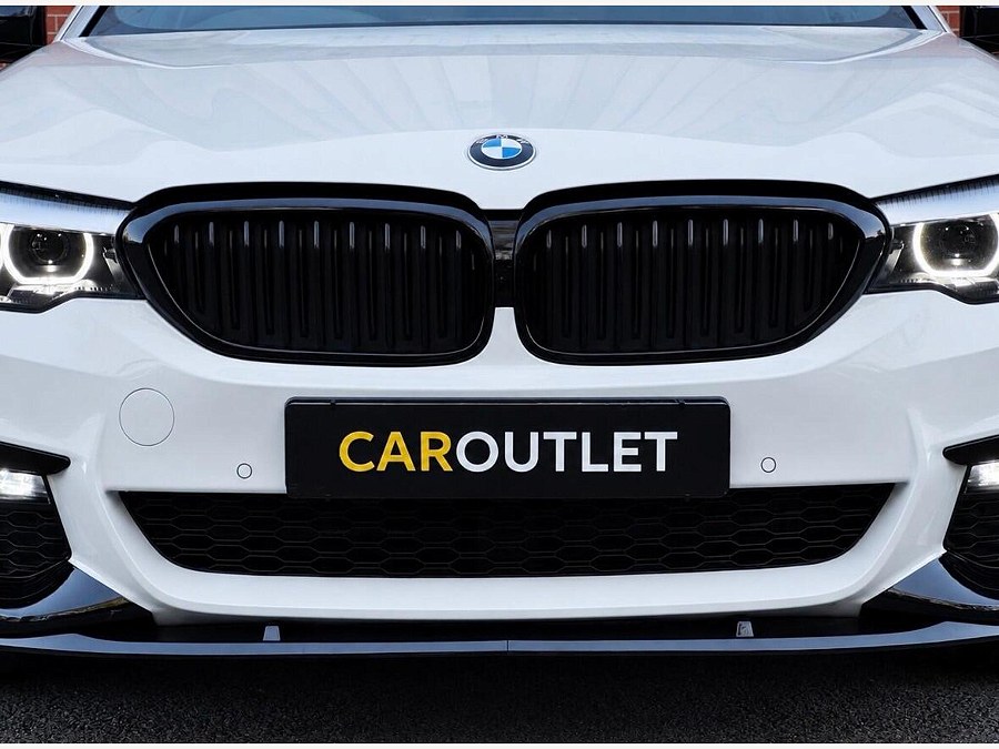 2019 BMW 5 Series photo 8