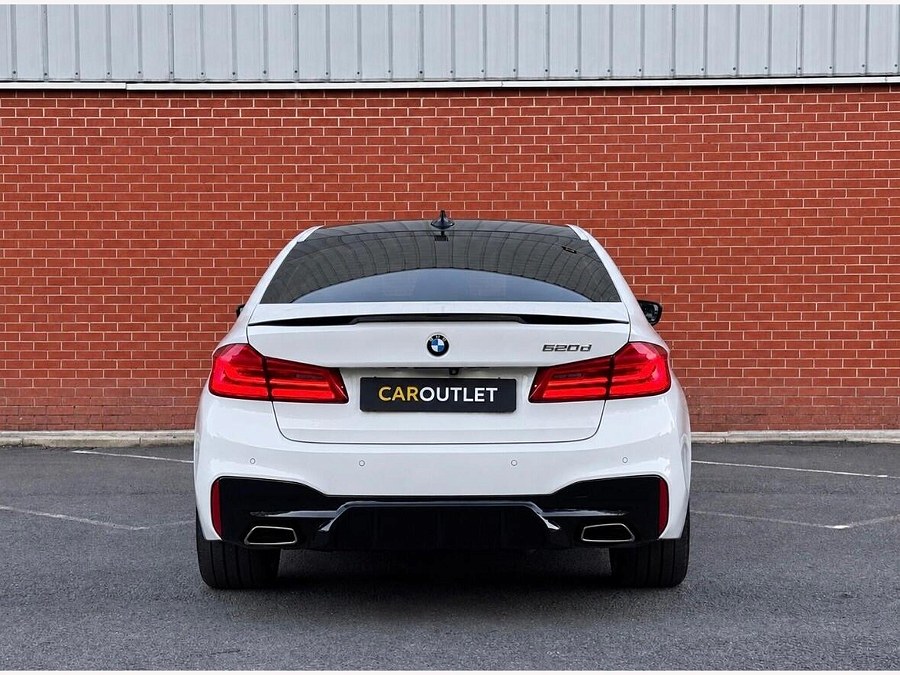 2019 BMW 5 Series photo 7