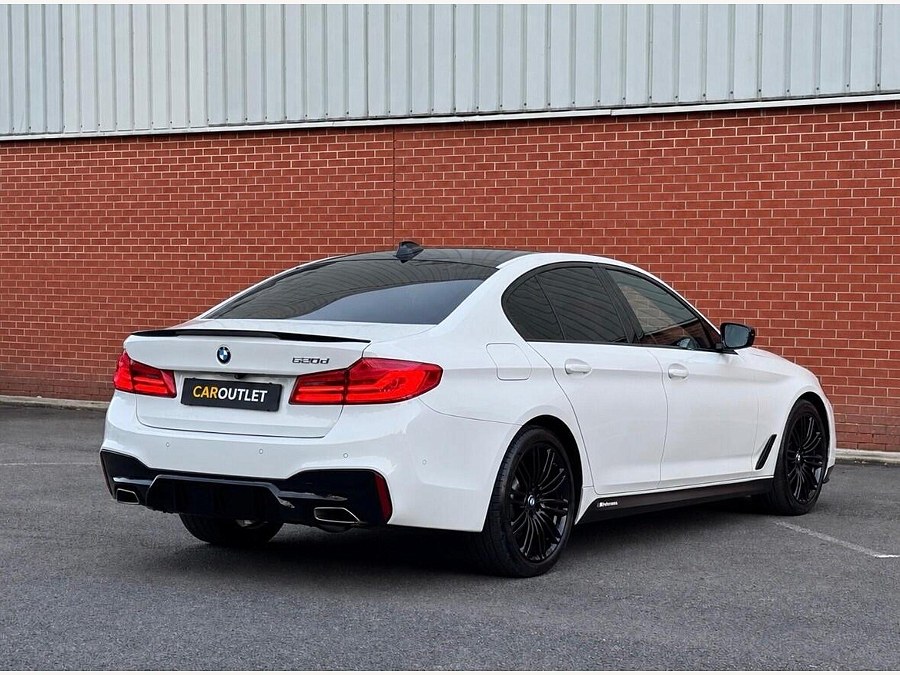 BMW 5 Series photo 2