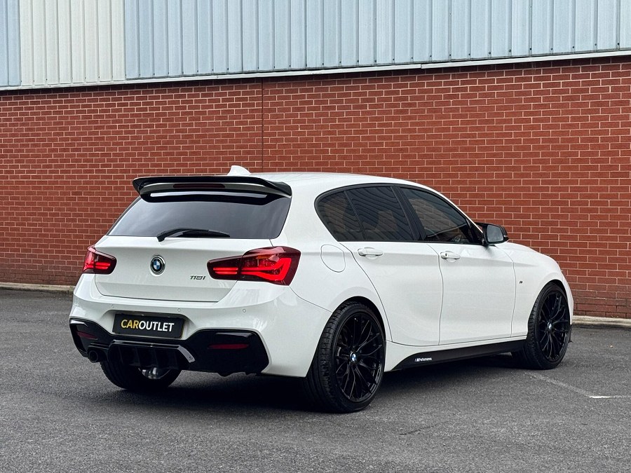BMW 1 Series photo 2