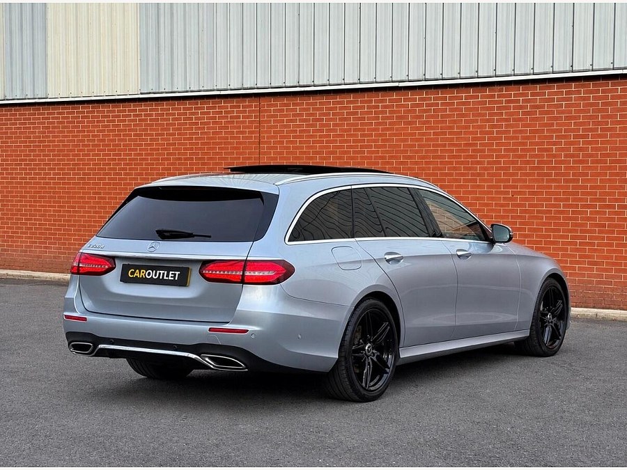 Mercedes-Benz E Class photo 2