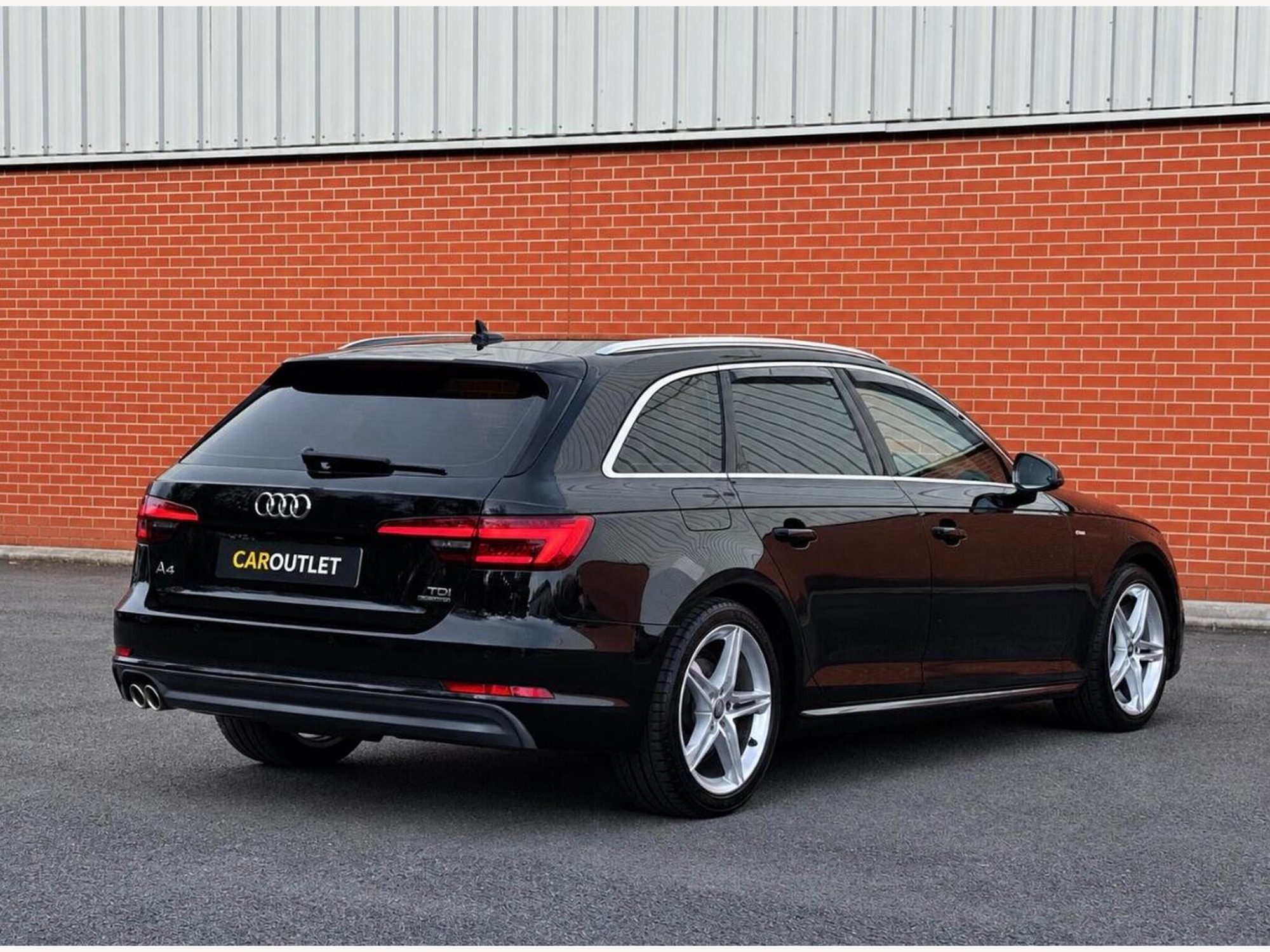 Audi A4 Avant photo 2