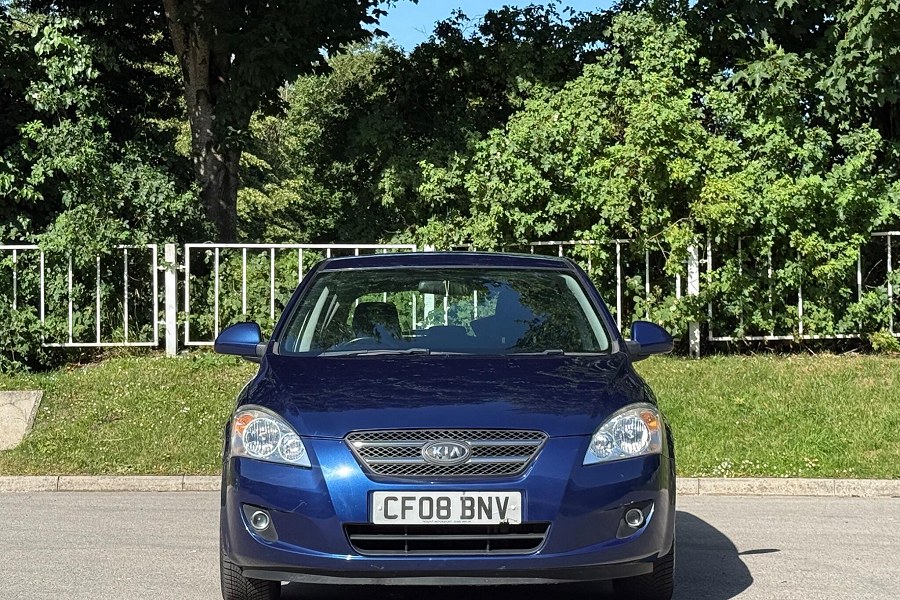 Kia Ceed photo 2