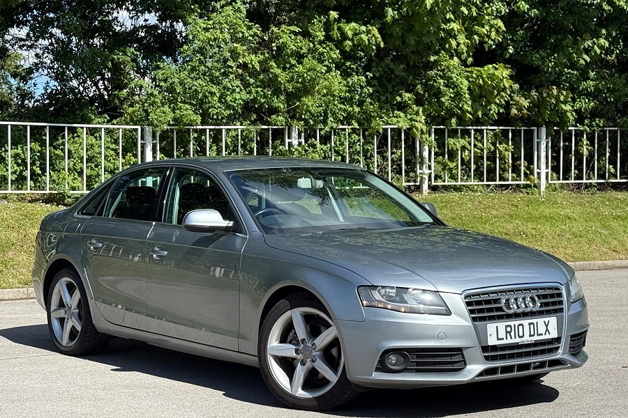 Audi A4 photo 2