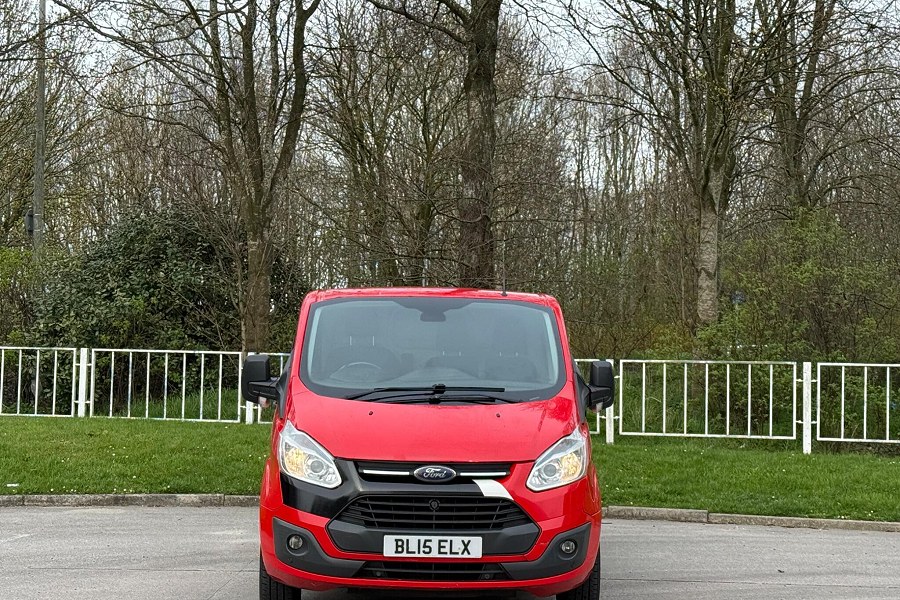 Ford Transit Custom photo 2