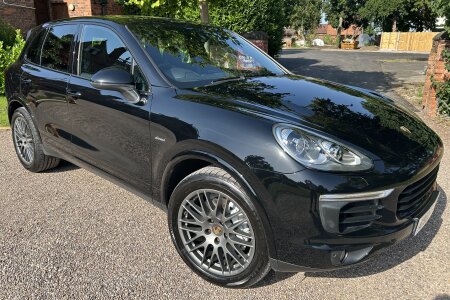 Porsche Cayenne photo 2