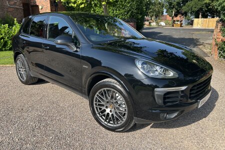 2016 Porsche Cayenne photo 4