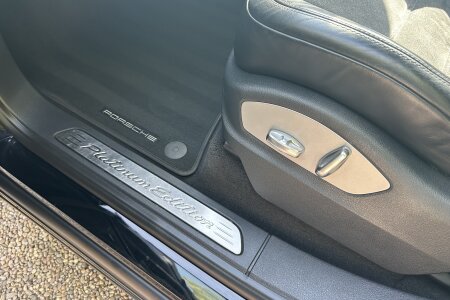 2016 Porsche Cayenne photo 14