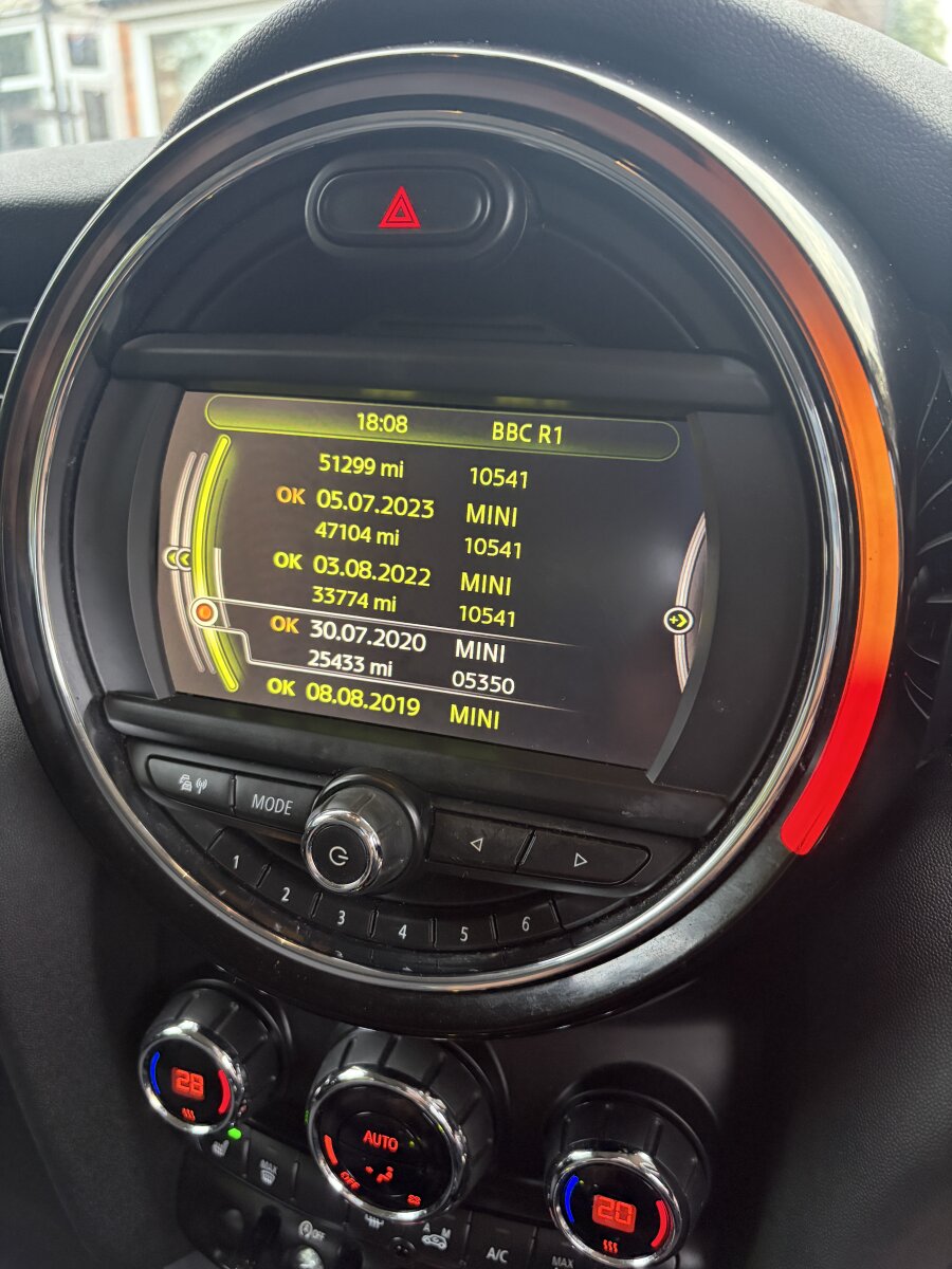 2017 Mini Cooper photo 4