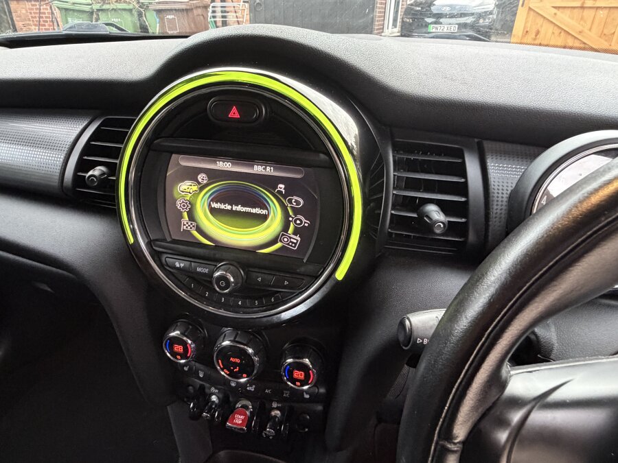 2017 Mini Cooper photo 14