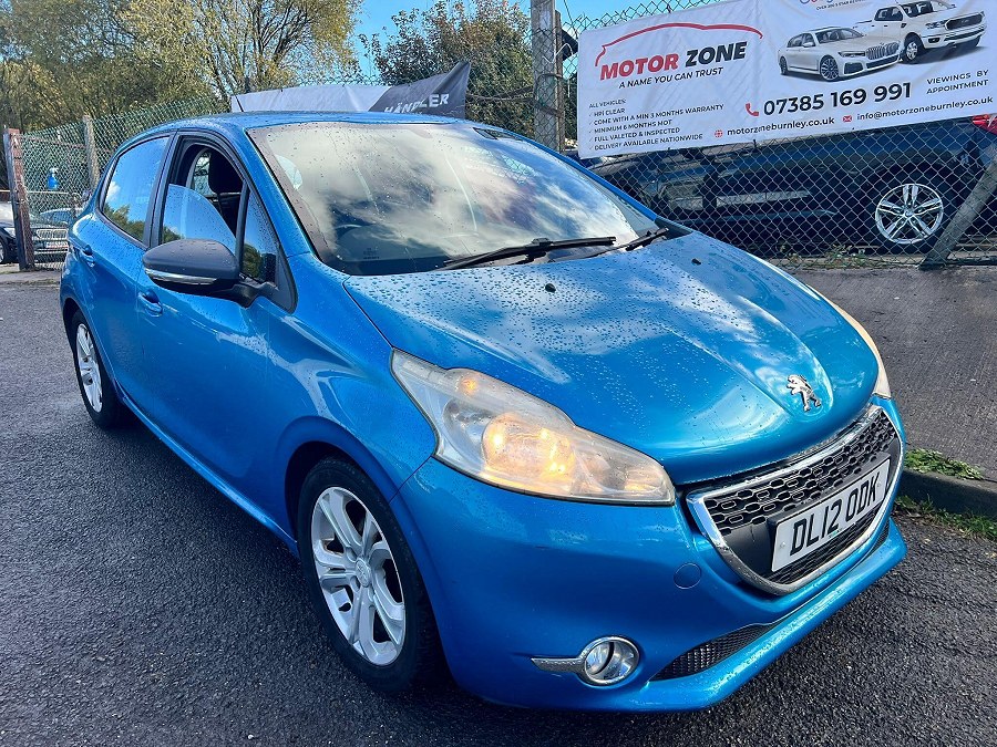 2012 Peugeot 208 photo 1