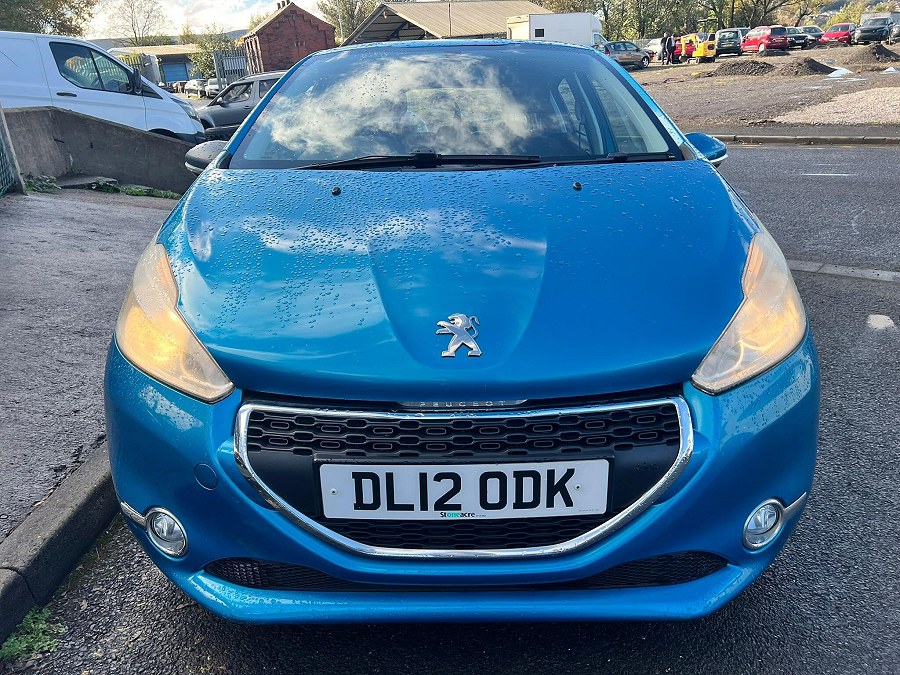 2012 Peugeot 208 photo 2