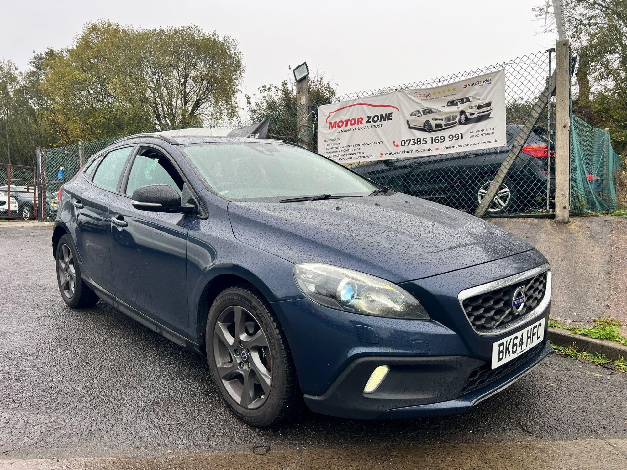 2014 Volvo V40 Cross Country 1.6 D2 Lux Euro 5 (s/s) 5dr for sale at Motor Zone Burnley