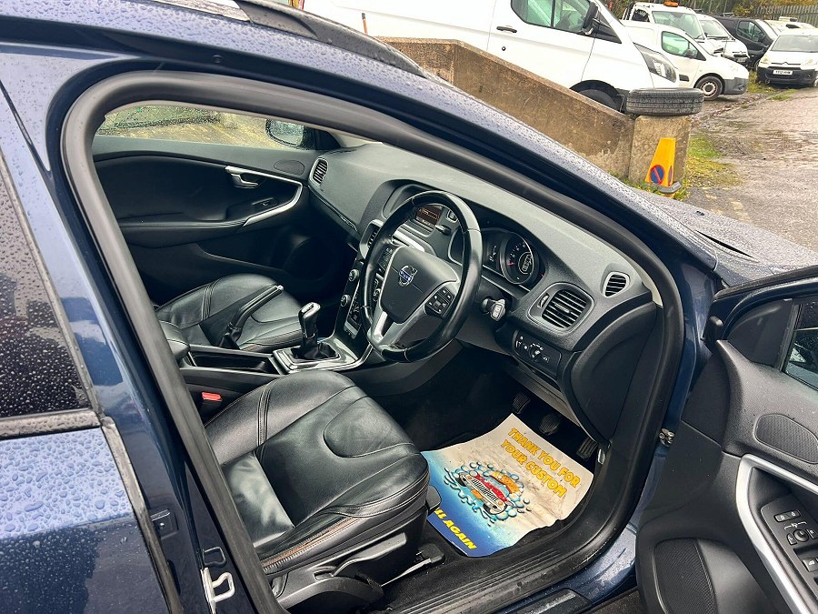 2014 Volvo V40 Cross Country photo 12