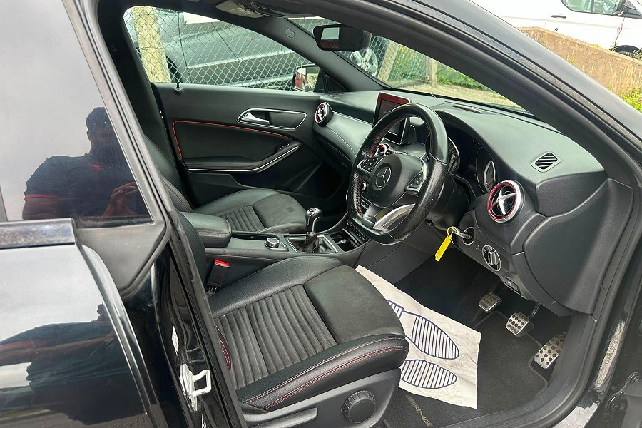 2016 Mercedes-Benz CLA photo 12