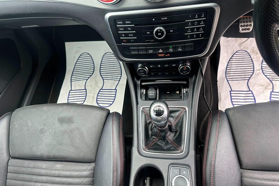 2016 Mercedes-Benz CLA photo 10