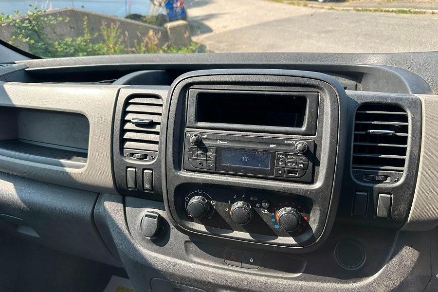 2015 Renault Trafic photo 14
