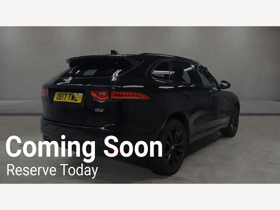 2017 Jaguar F-PACE photo 4